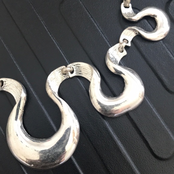 Silver tone Special Design Necklace - Picture 7 of 7